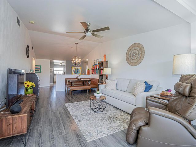 675 W Lake Jasmine Circle 206, Vero Beach, FL 32962