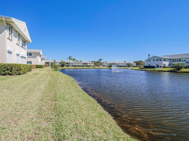 675 W Lake Jasmine Circle 206, Vero Beach, FL 32962