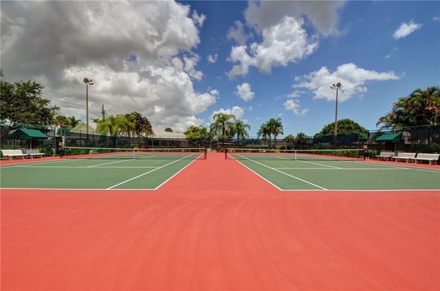 675 W Lake Jasmine Circle 206, Vero Beach, FL 32962