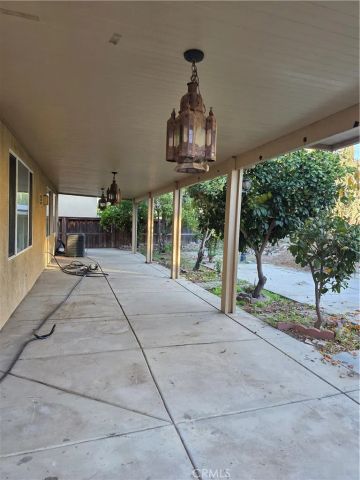 537 Peregrine Lane, San Jacinto, CA 92582