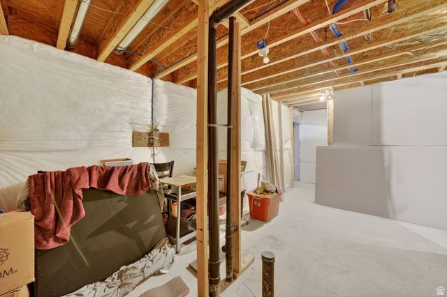 182 W CASI WAY, Saratoga Springs, UT 84045