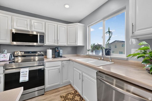 182 W CASI WAY, Saratoga Springs, UT 84045