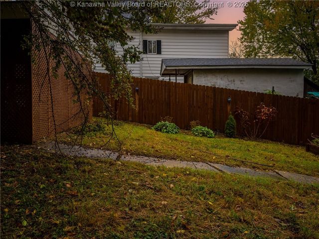 1012 Circle Road, Charleston, WV 25314