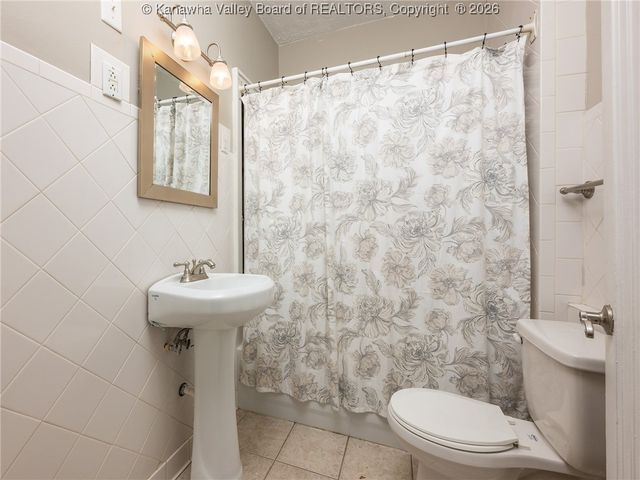 1012 Circle Road, Charleston, WV 25314