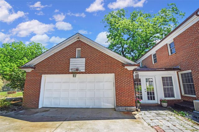 1101 Pee Dee Avenue, Albemarle, NC 28001