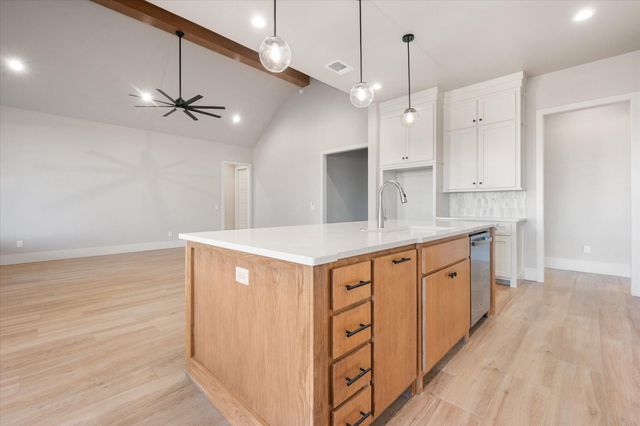 1124 Cooper Drive, New Home, TX 79383