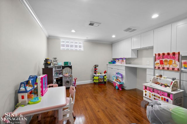 779 Saint Clair Street, Grosse Pointe, MI 48230