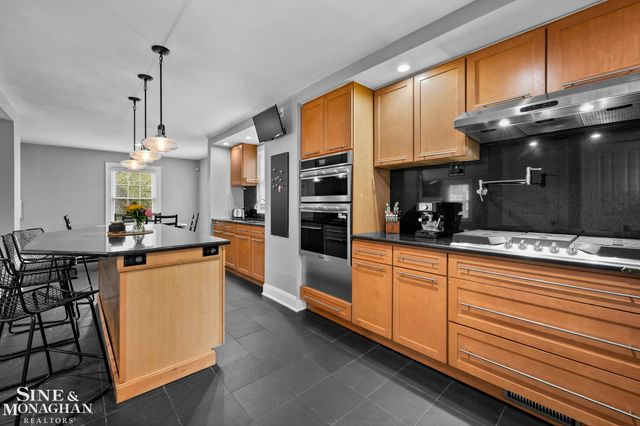 779 Saint Clair Street, Grosse Pointe, MI 48230