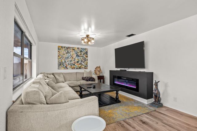 14248 Paddock Drive, Wellington, FL 33414