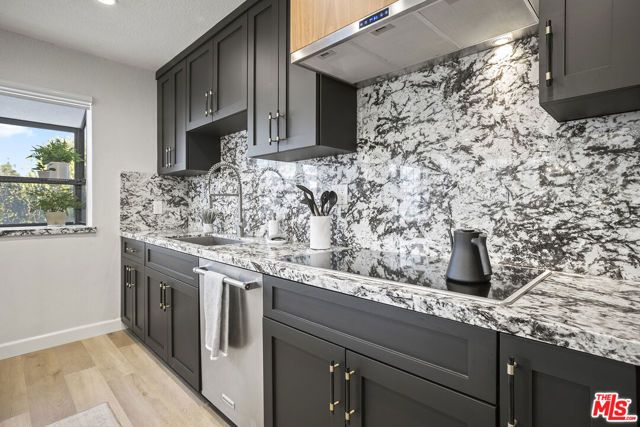 14115 Moorpark Street 311, Sherman Oaks, CA 91423