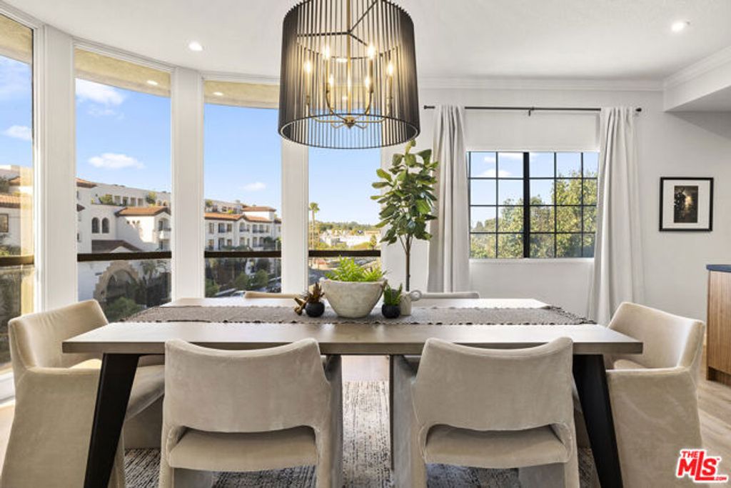 14115 Moorpark Street 311, Sherman Oaks, CA 91423