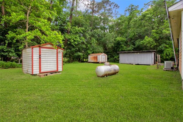 213 Glenwood Drive, Wallisville, TX 77597