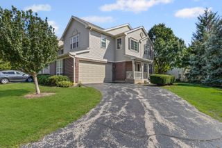2451 Stonegate Road 2451, Algonquin, IL 60102