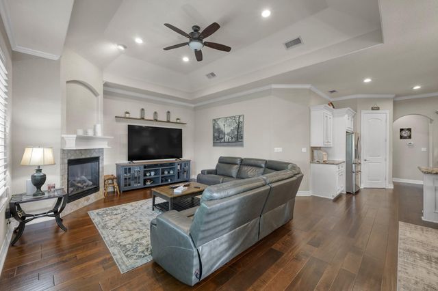 220 Palais Verde Road, Montgomery, TX 77356