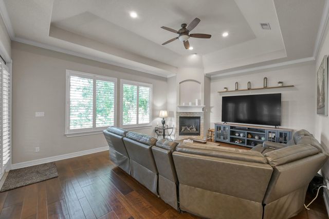 220 Palais Verde Road, Montgomery, TX 77356
