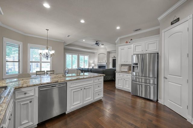 220 Palais Verde Road, Montgomery, TX 77356