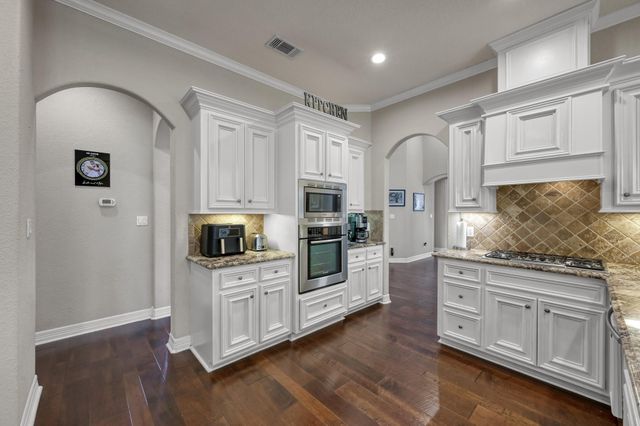220 Palais Verde Road, Montgomery, TX 77356