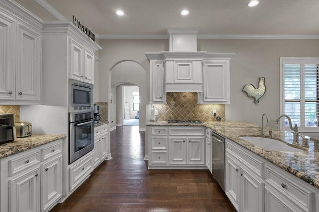 220 Palais Verde Road, Montgomery, TX 77356