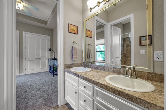 220 Palais Verde Road, Montgomery, TX 77356