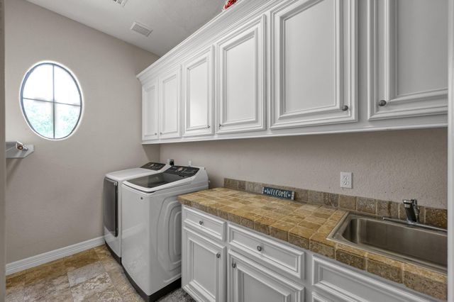 220 Palais Verde Road, Montgomery, TX 77356
