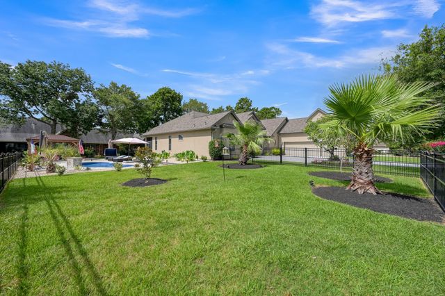 220 Palais Verde Road, Montgomery, TX 77356