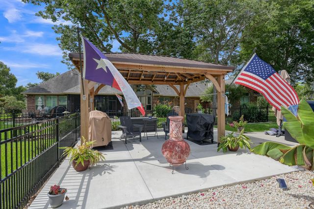 220 Palais Verde Road, Montgomery, TX 77356