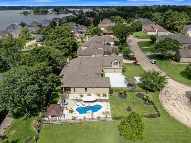 220 Palais Verde Road, Montgomery, TX 77356