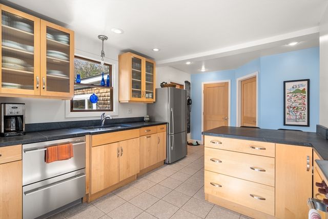 416 Tremont St, Duxbury, MA 02332