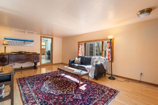 416 Tremont St, Duxbury, MA 02332