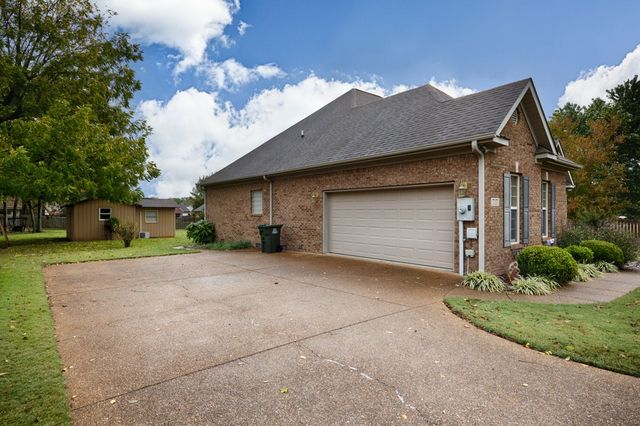 715 S Clinton St, Athens, AL 35611