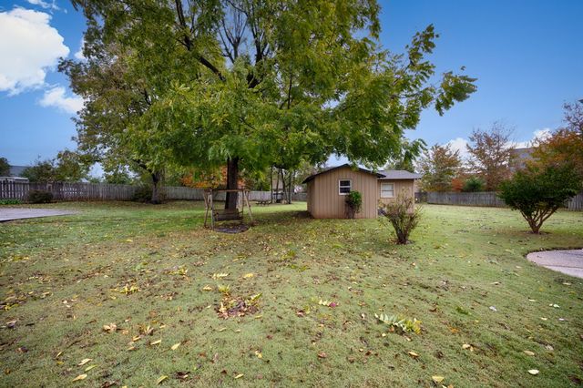 715 S Clinton St, Athens, AL 35611