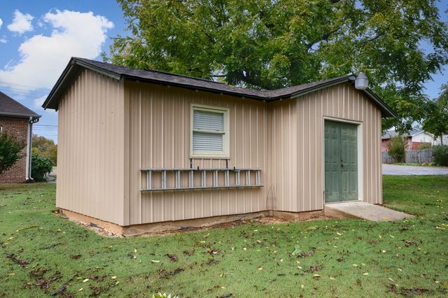 715 S Clinton St, Athens, AL 35611