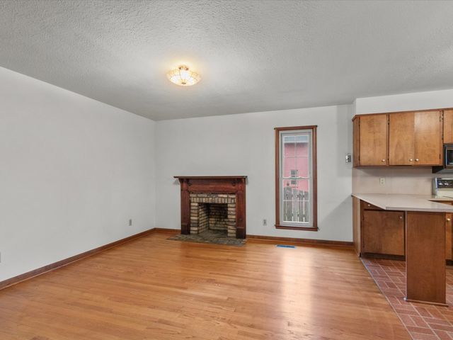 715 S Clinton St, Athens, AL 35611