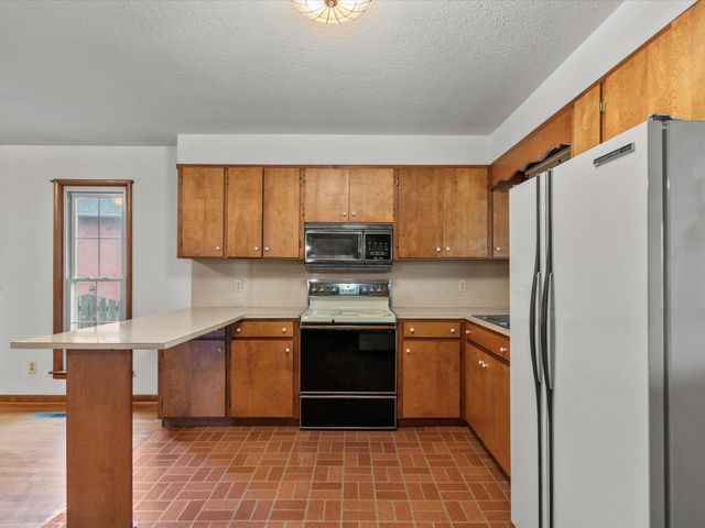 715 S Clinton St, Athens, AL 35611