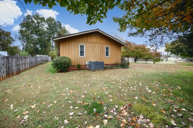 715 S Clinton St, Athens, AL 35611