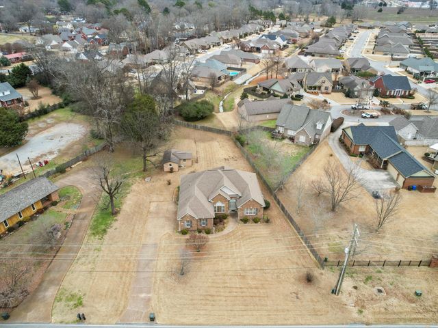 715 S Clinton St, Athens, AL 35611