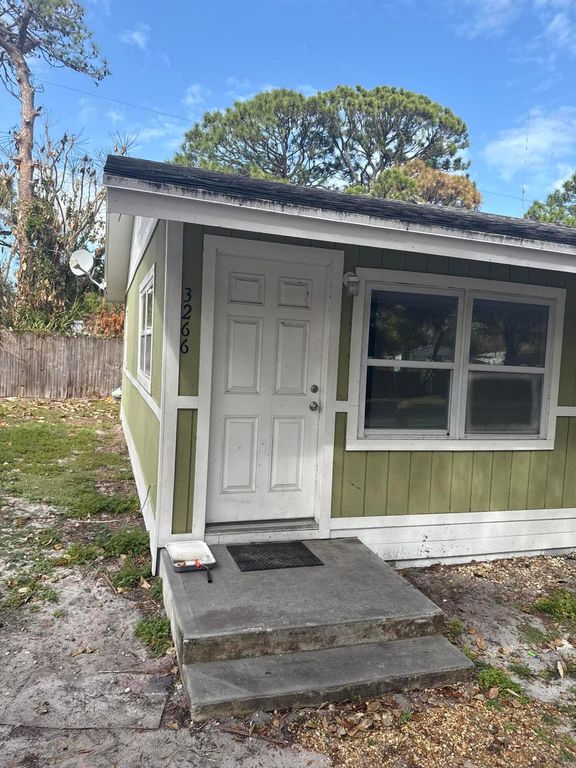 3266 S 7th Street, Fort Pierce, FL 34982