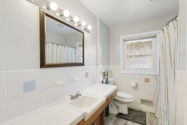 106 19th Avenue N, South Saint Paul, MN 55075