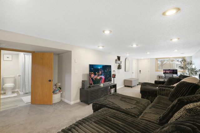 106 19th Avenue N, South Saint Paul, MN 55075