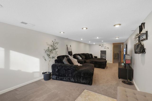 106 19th Avenue N, South Saint Paul, MN 55075