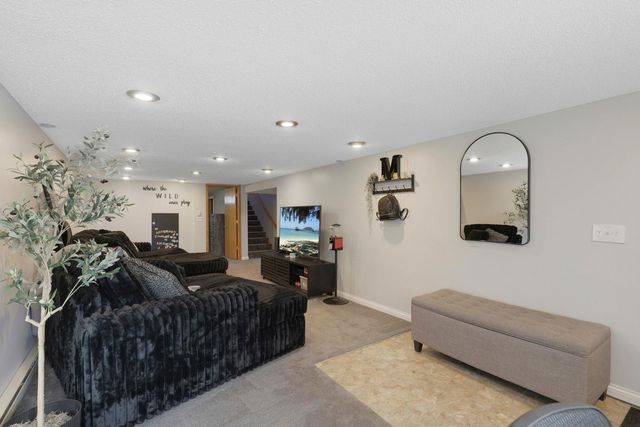 106 19th Avenue N, South Saint Paul, MN 55075