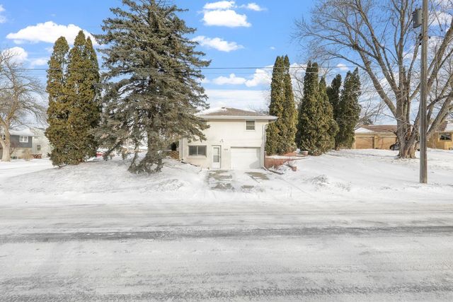 106 19th Avenue N, South Saint Paul, MN 55075