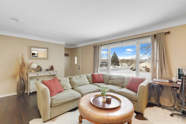 106 19th Avenue N, South Saint Paul, MN 55075