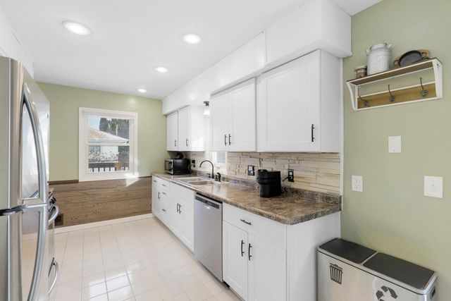 106 19th Avenue N, South Saint Paul, MN 55075