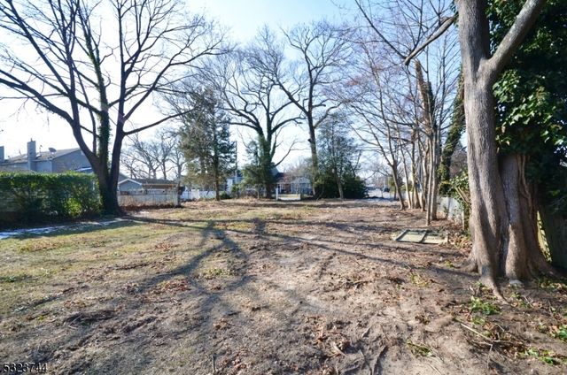 1100 Bradford Dr, Point Pleasant Boro, NJ 08742