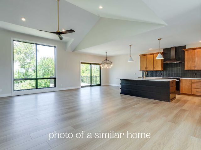 7131 Black Oak Drive, Bettendorf, IA 52722
