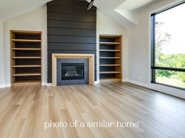 7131 Black Oak Drive, Bettendorf, IA 52722