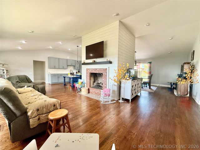 8605 S College Avenue, Tulsa, OK 74137