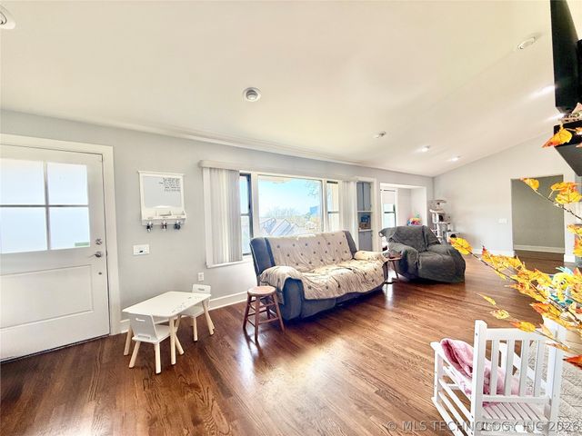 8605 S College Avenue, Tulsa, OK 74137