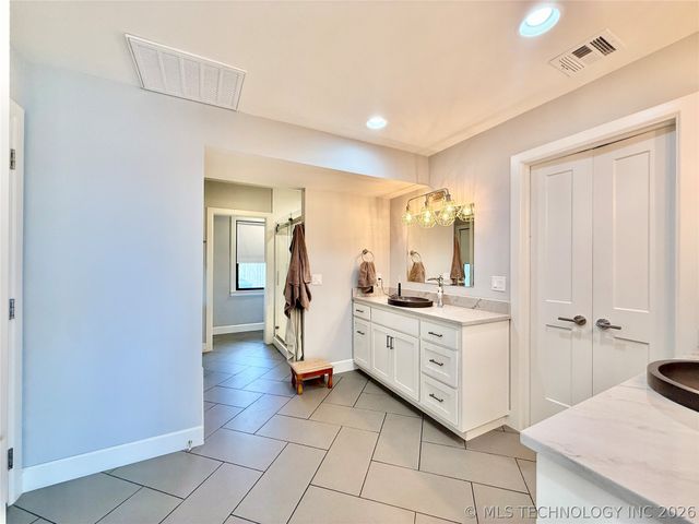 8605 S College Avenue, Tulsa, OK 74137